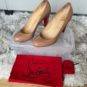 Christian Louboutin nude pump